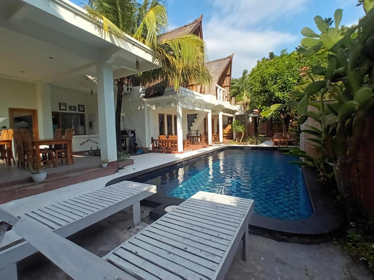 Susan Bungalow Hotel Gili Air Exterior photo