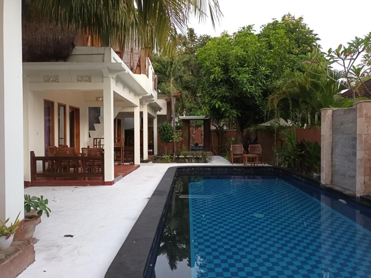 Susan Bungalow Hotel Gili Air Exterior photo