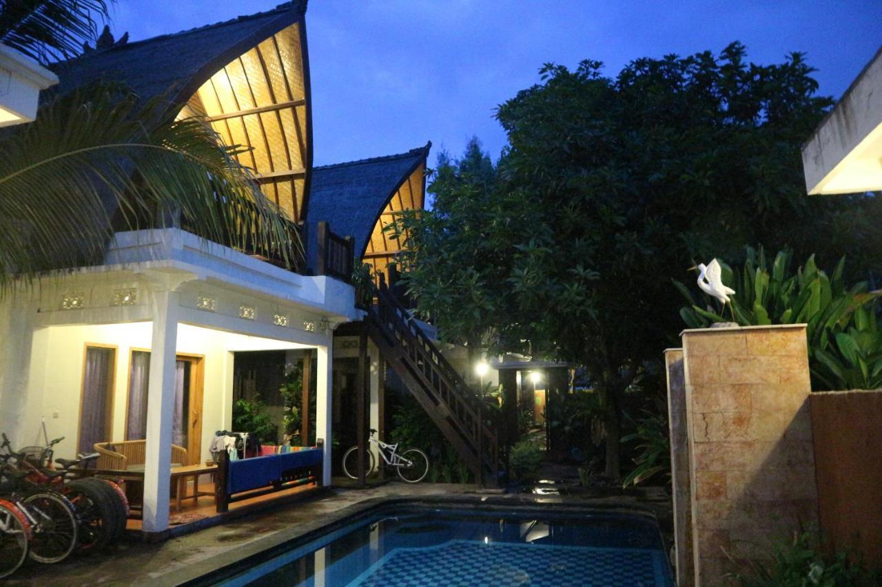 Susan Bungalow Hotel Gili Air Exterior photo