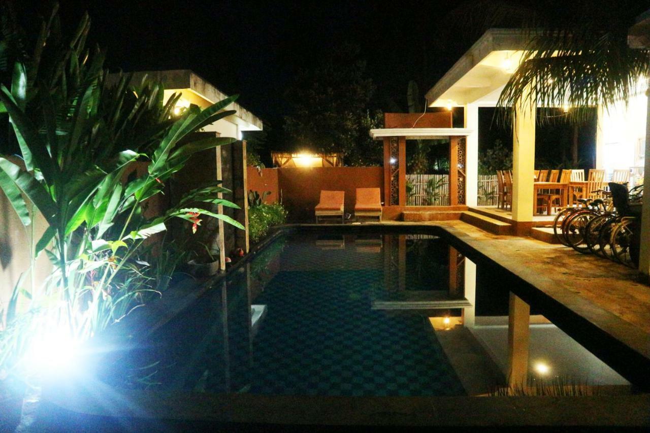 Susan Bungalow Hotel Gili Air Exterior photo