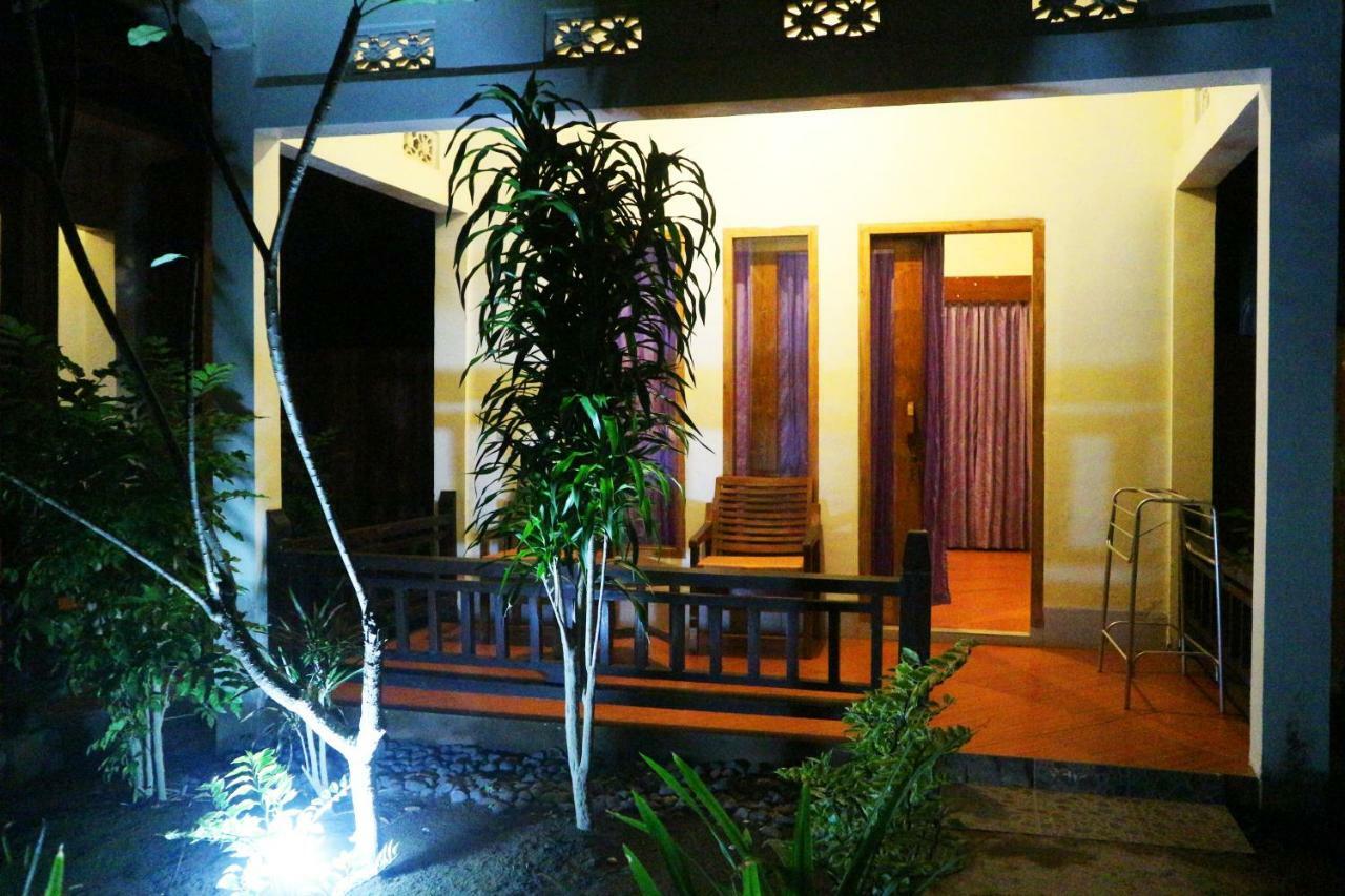 Susan Bungalow Hotel Gili Air Exterior photo